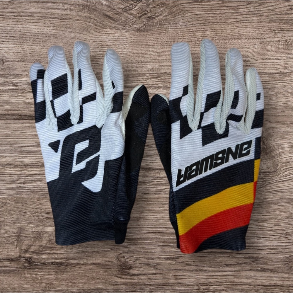 Answer Motorcycle Gloves Size Medium
